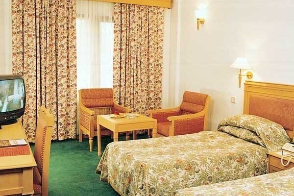 Готель Abad Grand Residencia 3*